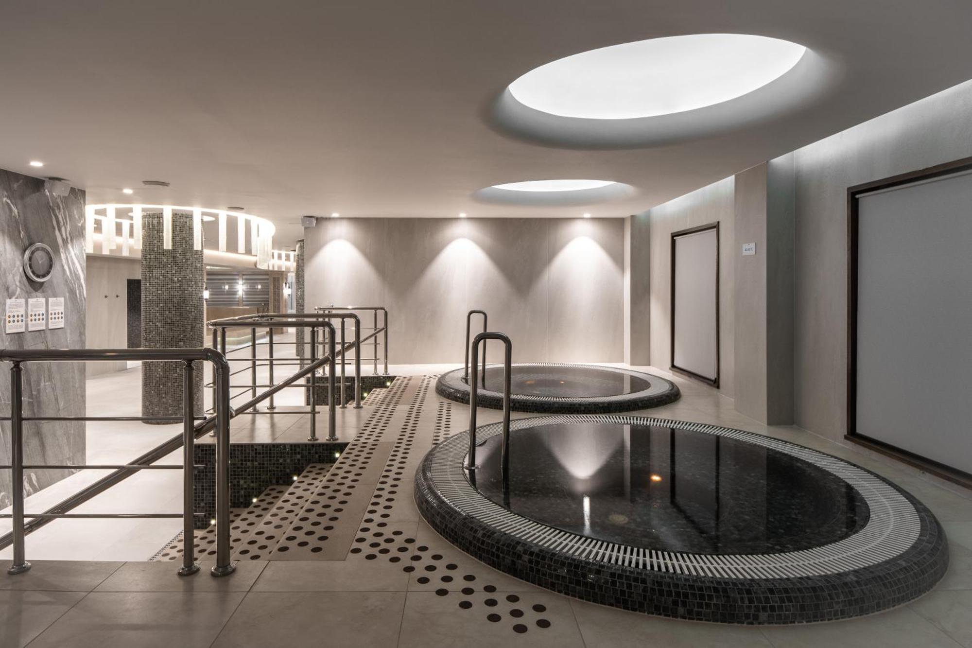צ'יסינאו Aquaperla Hotel & Spa מראה חיצוני תמונה
